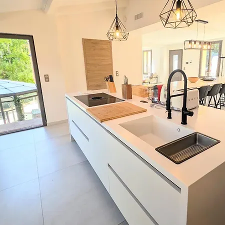 Villa Ref Vclair By Palmes Dproperties Cannes