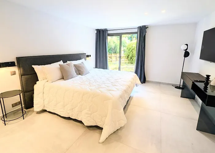 Villa Ref Vclair By Palmes Dproperties Cannes